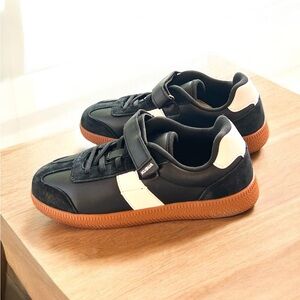 Kubua Kids Black and White Lightweight Sneakers